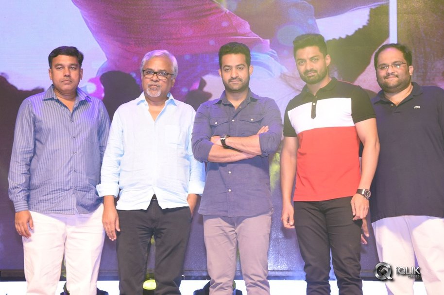 Naa-Nuvve-Pre-Release-Function-Photos